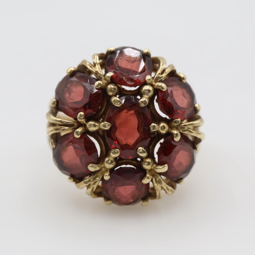 10kt Gold Red Stone Ring