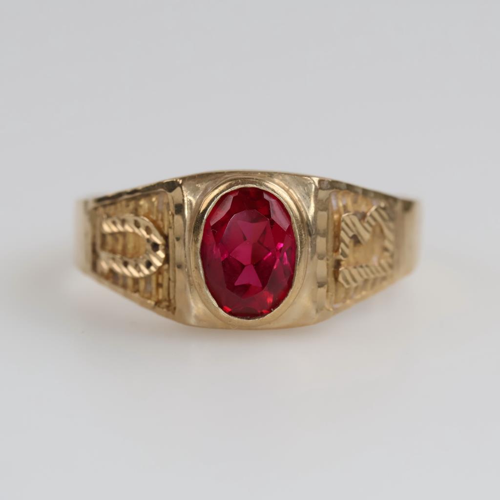10kt Gold Red Stone Ring