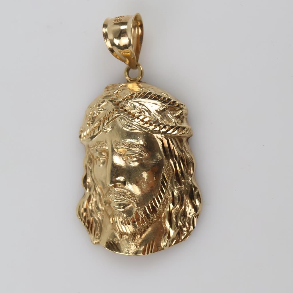 10kt Gold Religious Pendant