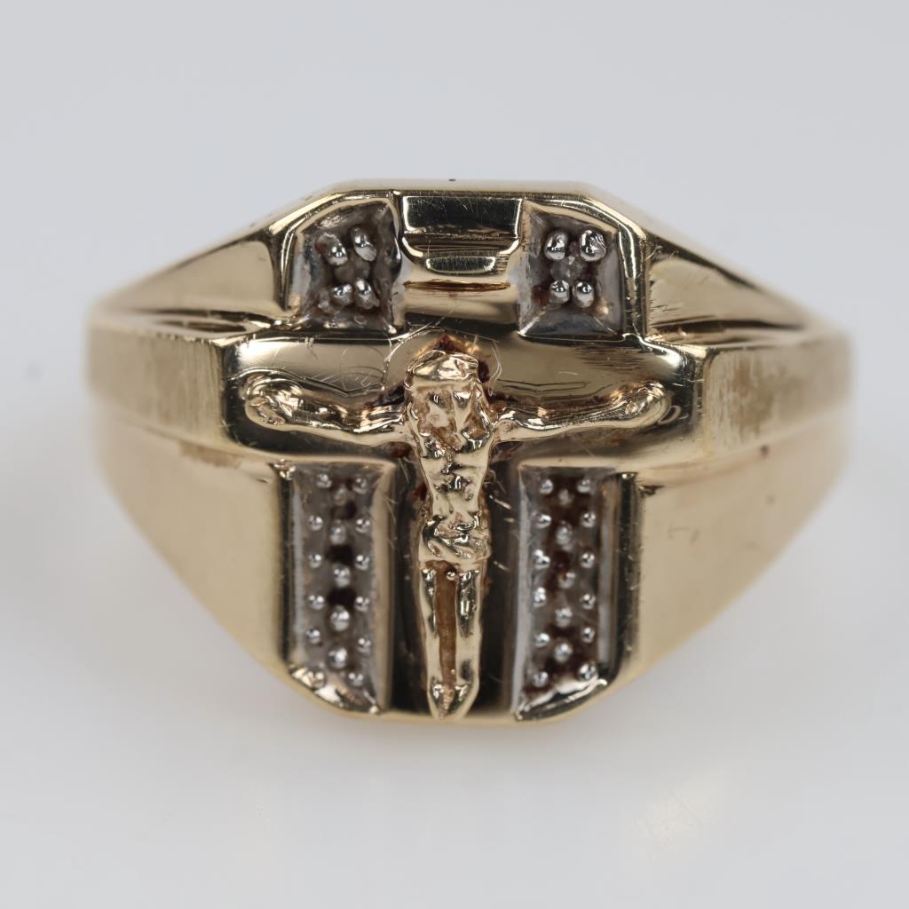 10kt Gold Religious Signet Ring | Property Room