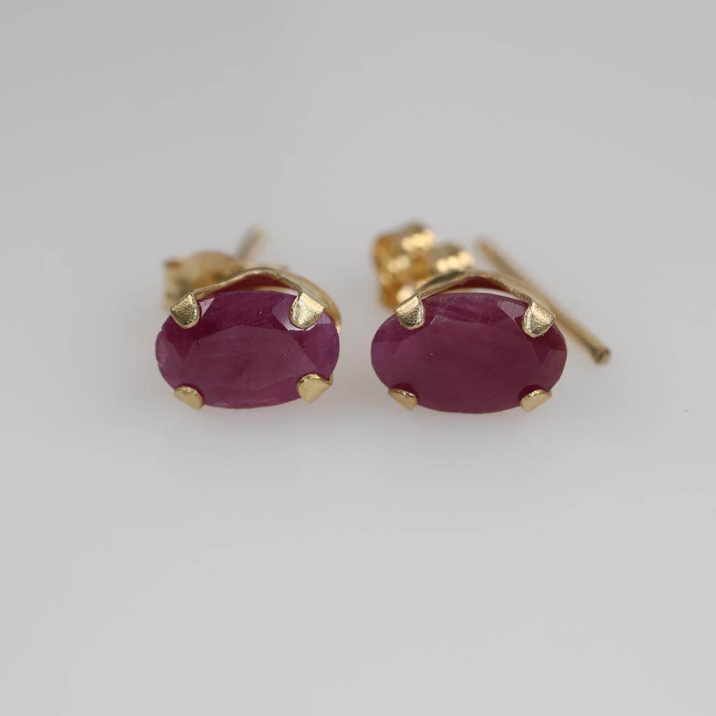 10kt Gold Res Stone Earrings