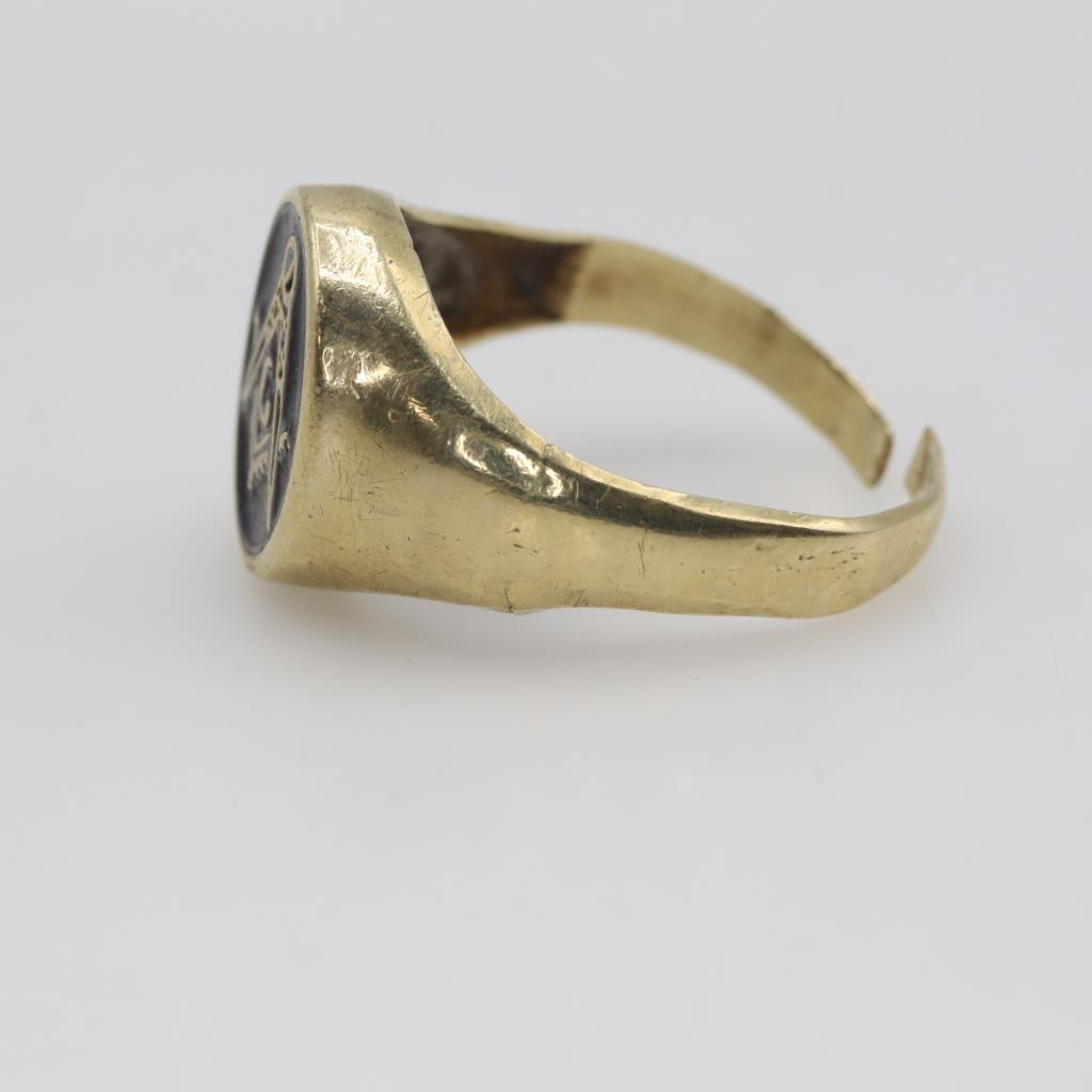 10kt Gold Ring | Property Room