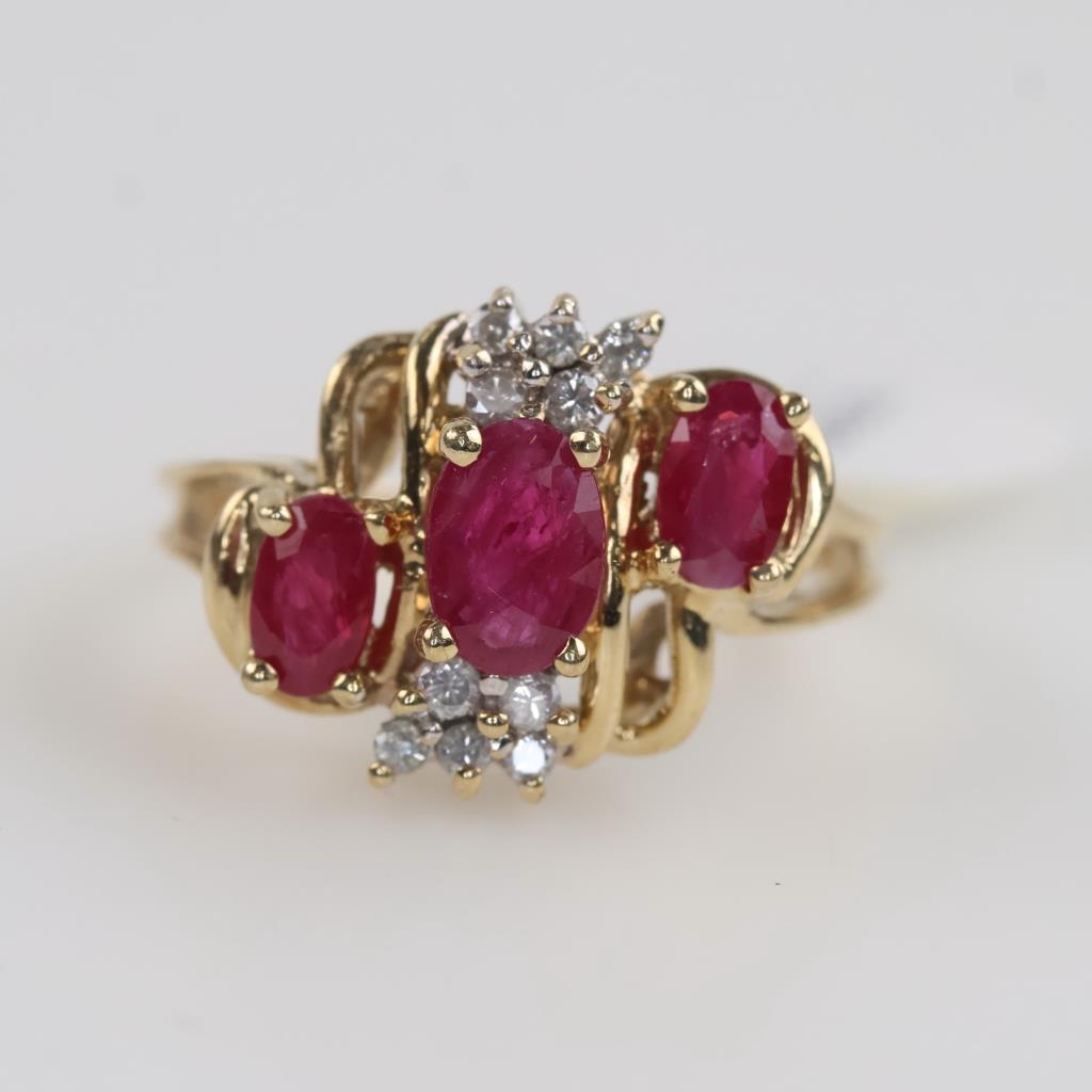 10kt Gold Ruby Diamond Ring