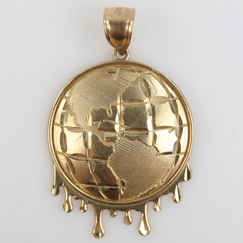 10kt Gold Semi-hollow Globe Pendant