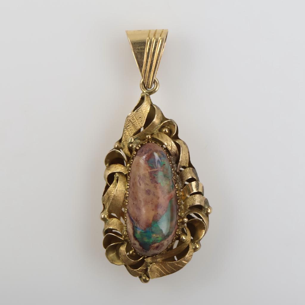 10kt Gold Tan Stone Hollow Pendant
