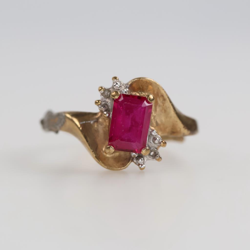10kt Gold Two-tone Pink Stone Diamond Accent Ring