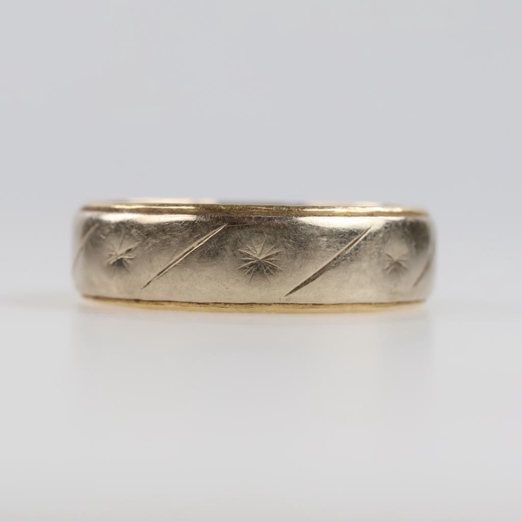 10kt Two Tone Gold Band