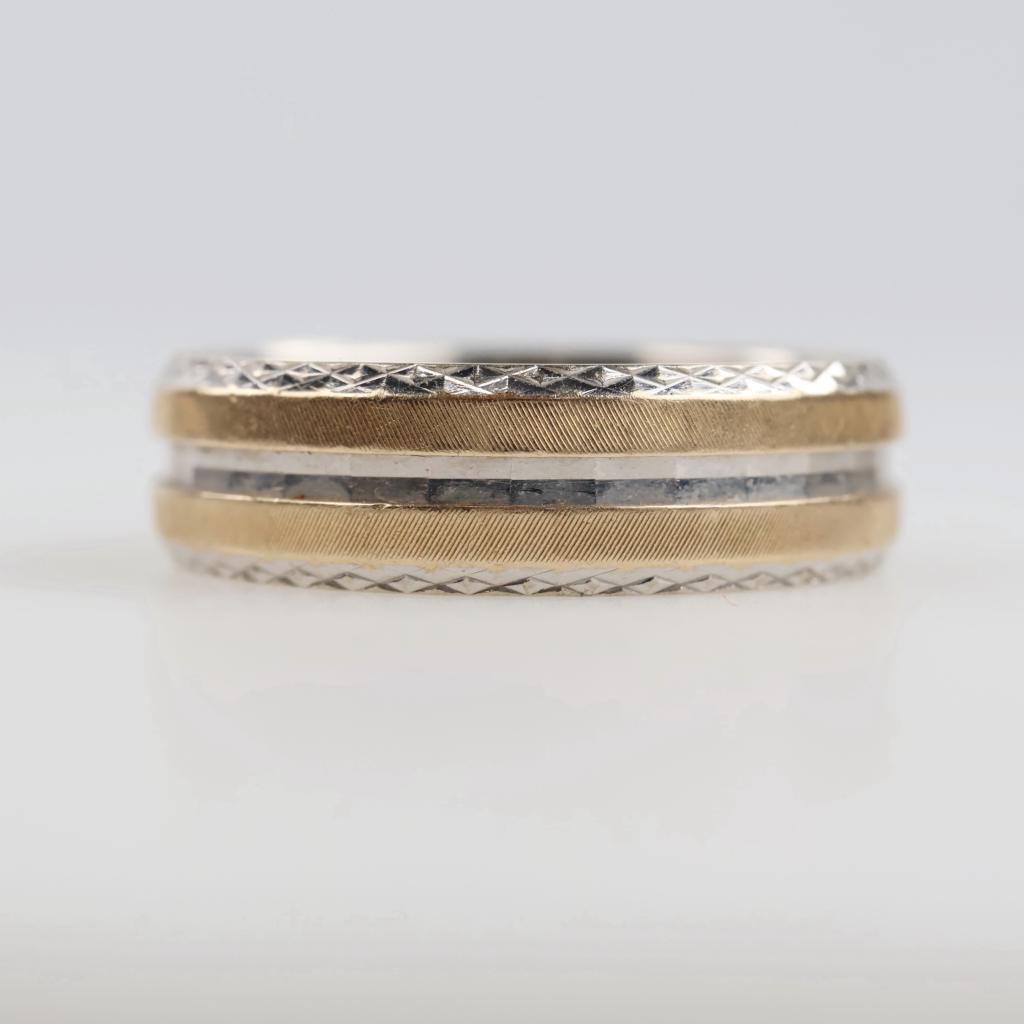 10kt Two Tone Gold Center Groove Band