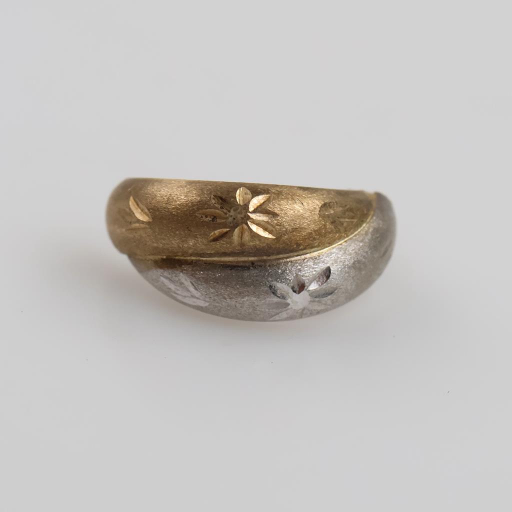 10kt Two Tone Gold Earring