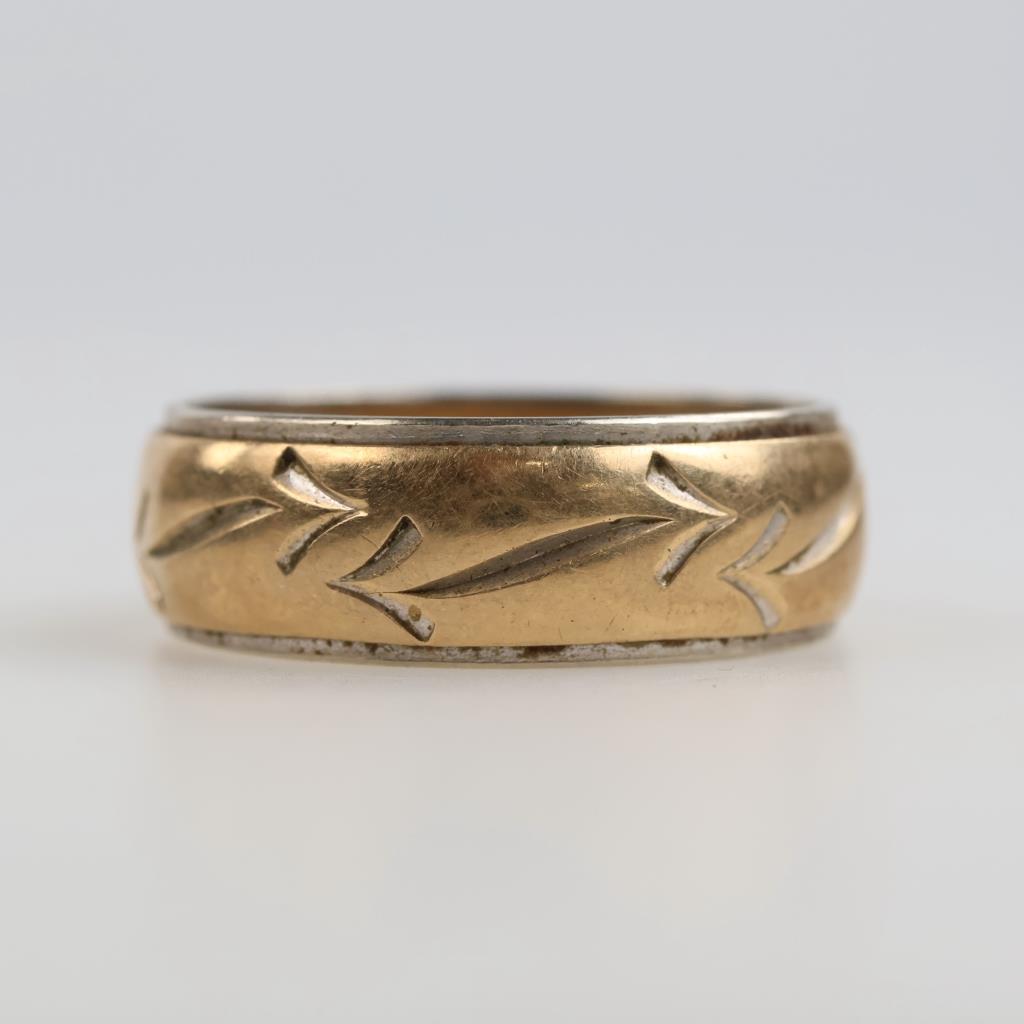 10kt Two Tone Gold Engraved Design Band