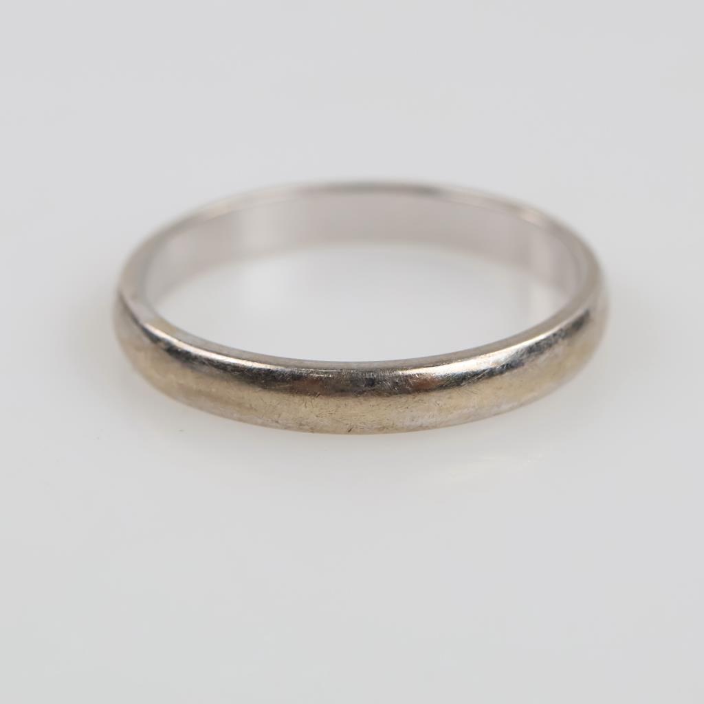 10kt White Gold Band