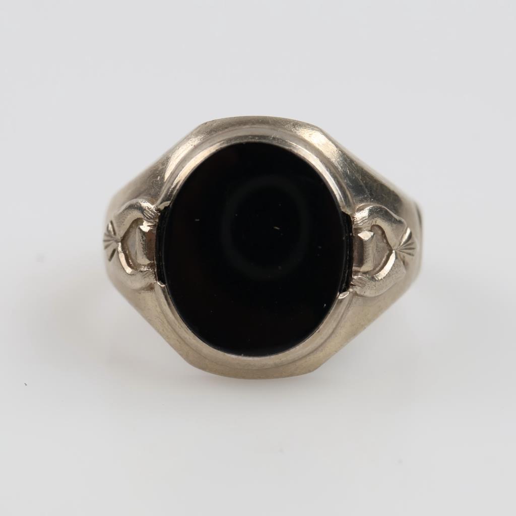 10kt White Gold Black Stone Ring