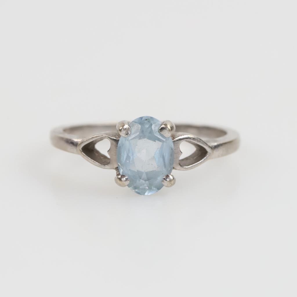 10kt White Gold Blue Stone Ring
