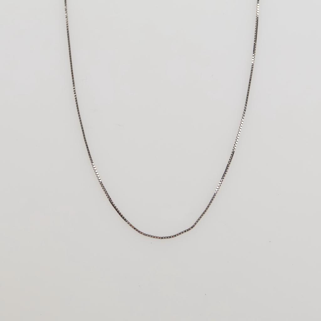 10kt White Gold Box Link Necklace