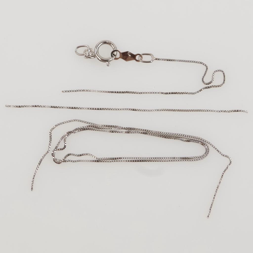 10kt White Gold Box Link Necklace