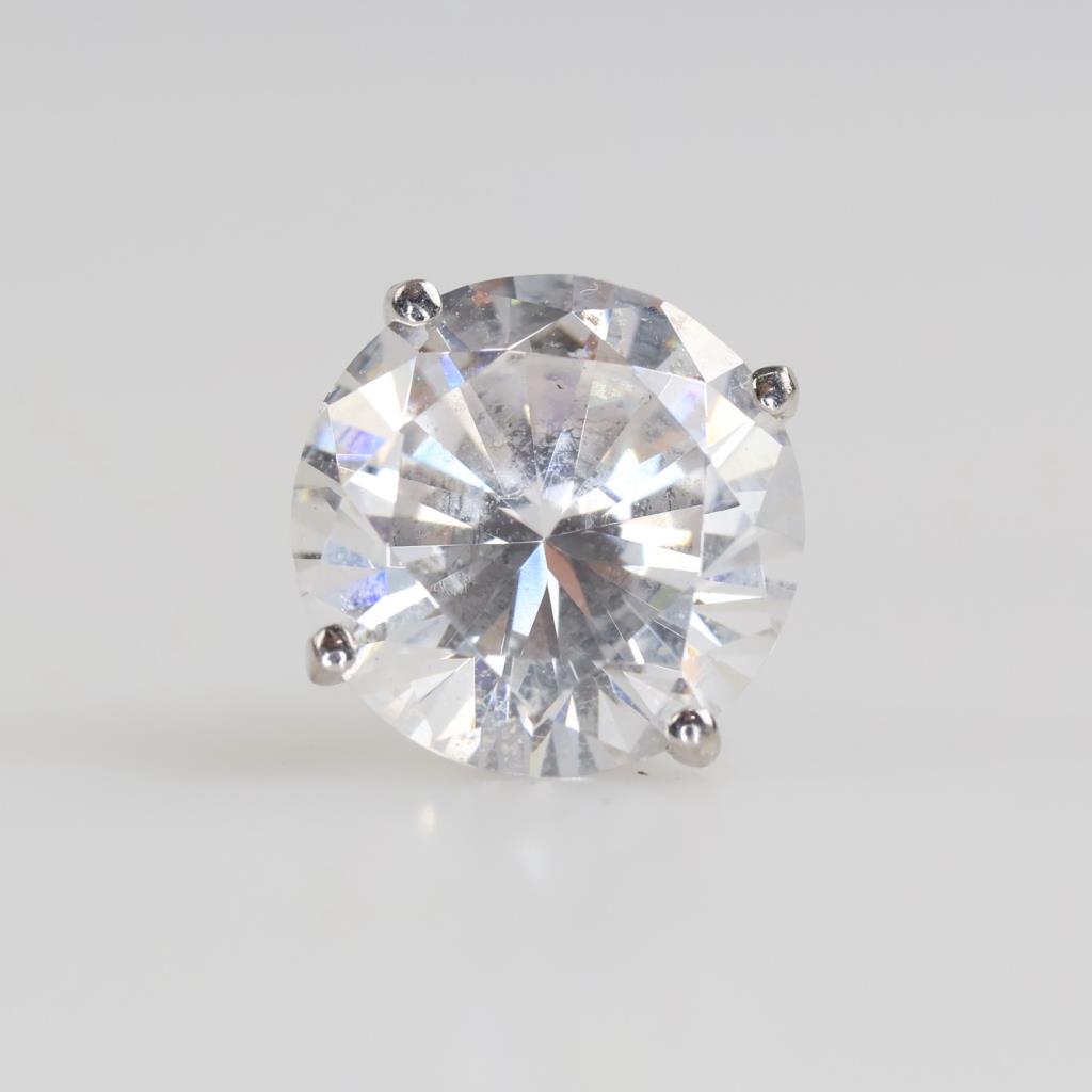 10kt White Gold Clear Stone Stud Earring