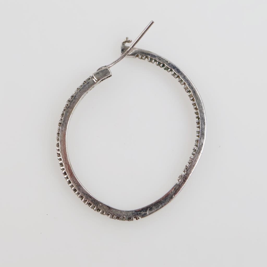 10kt White Gold Diamond Accent Single Earring