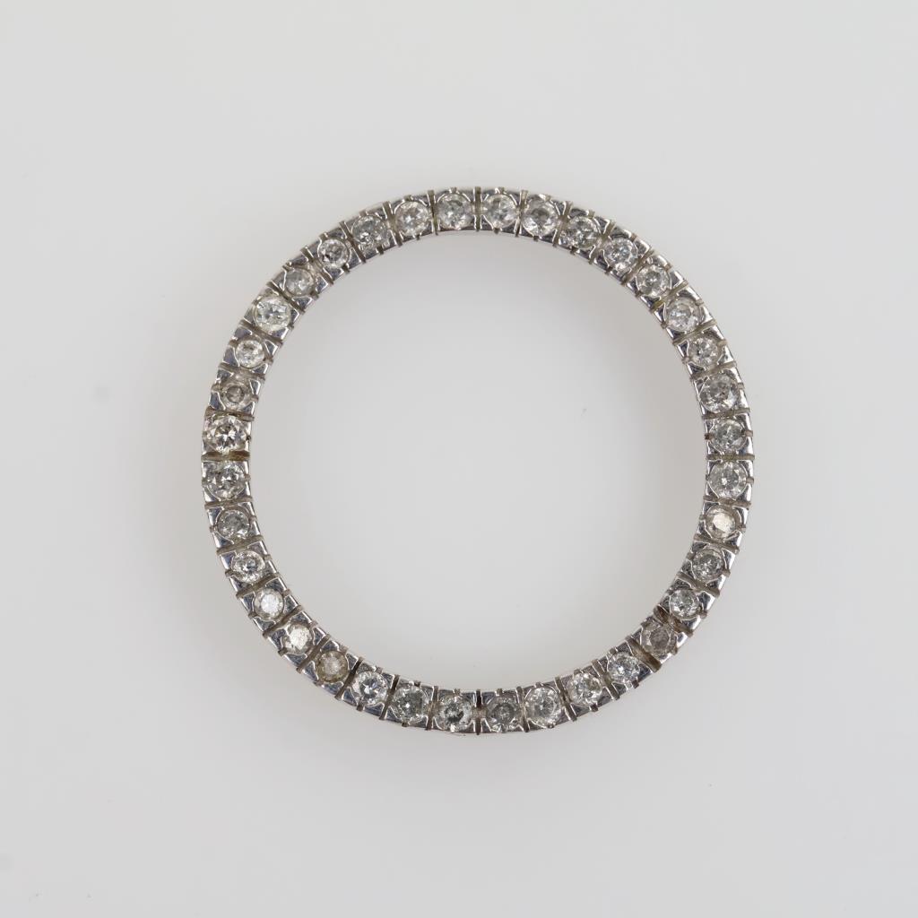 10kt White Gold Diamond Circle Pendant
