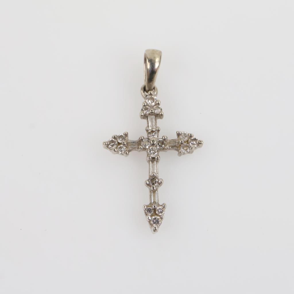 10kt White Gold Diamond Cross Pendant