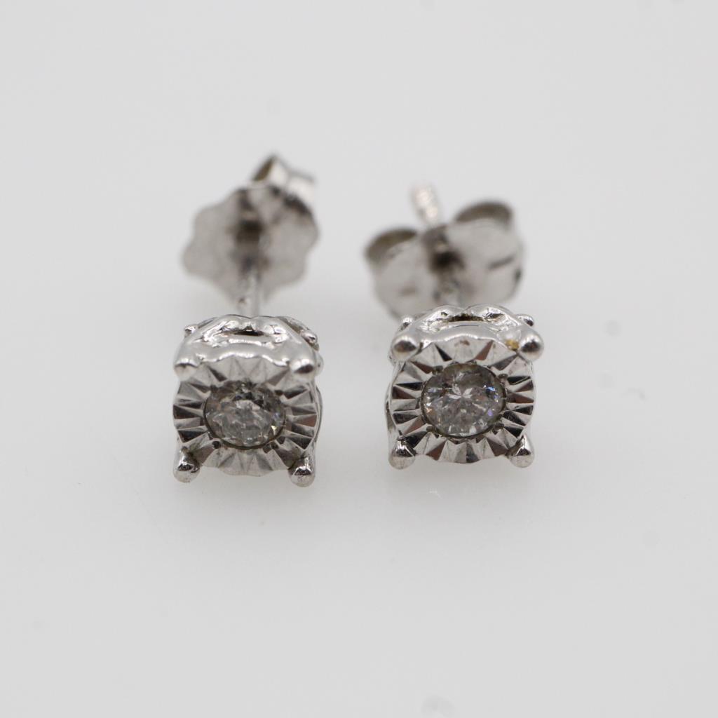 10kt White Gold Diamond Earrings