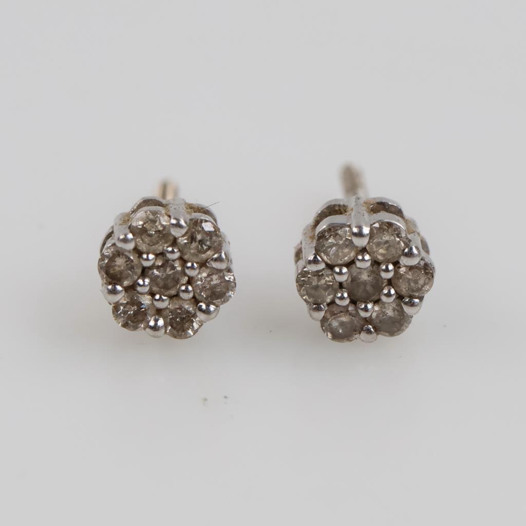 10kt White Gold Diamond Earrings