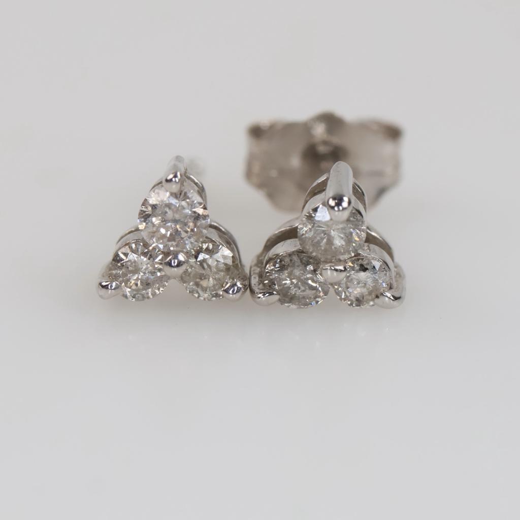 10kt White Gold Diamond Earrings
