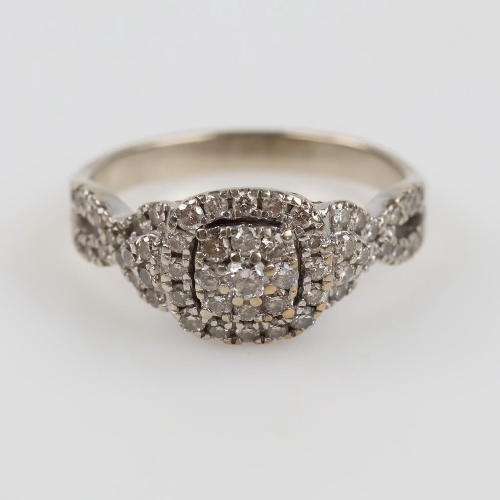 10kt White Gold Diamond Halo Ring