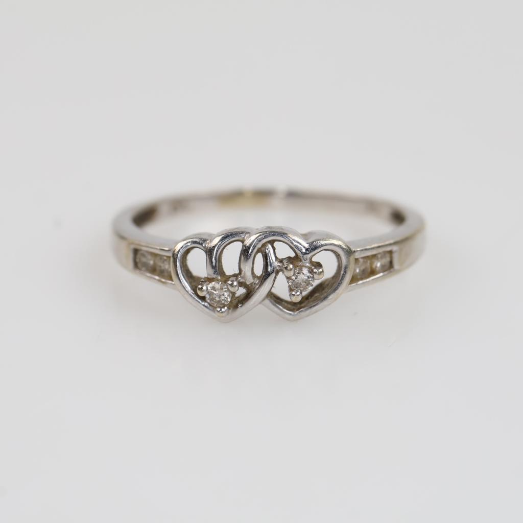 10kt White Gold Diamond Ring