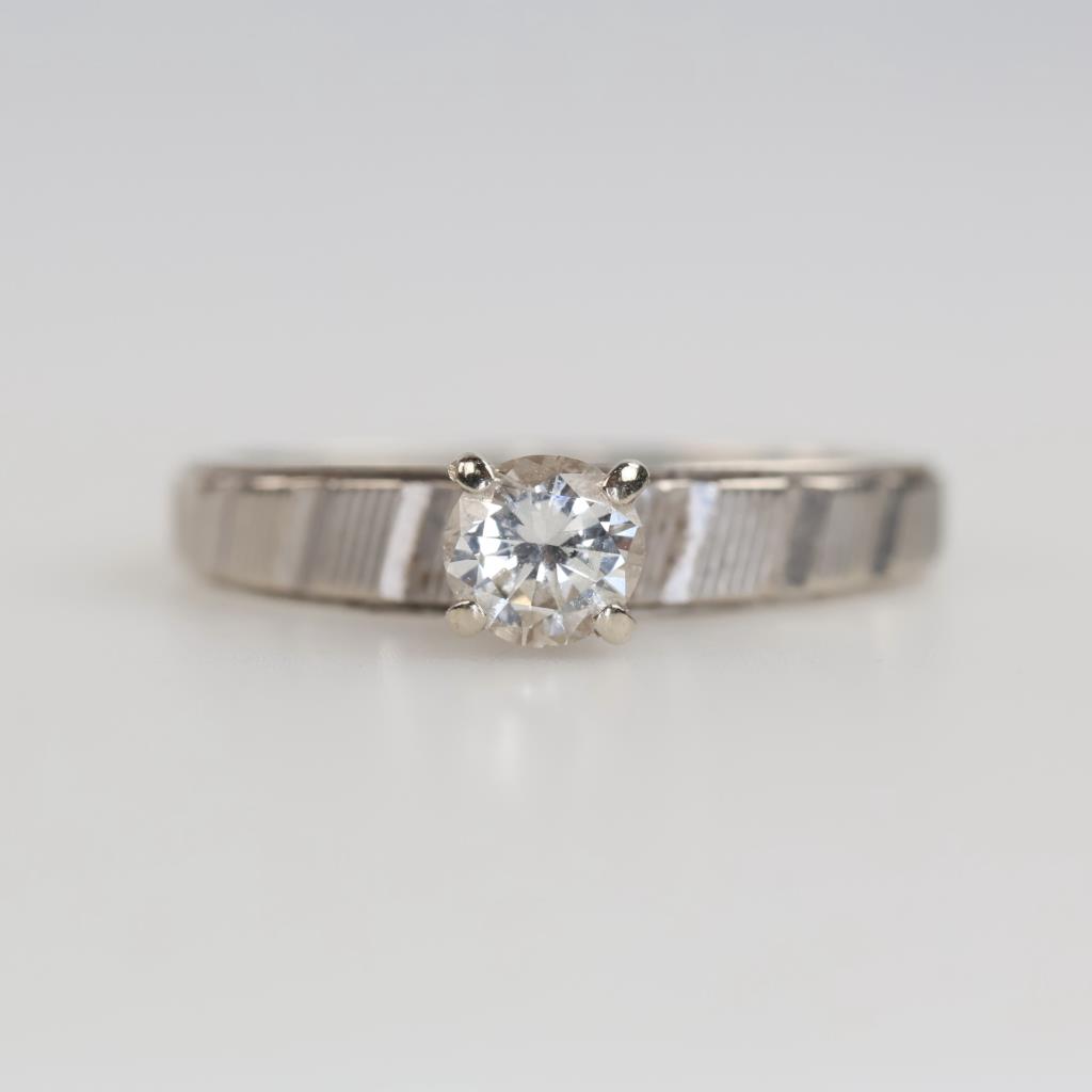 10kt White Gold Diamond Ring