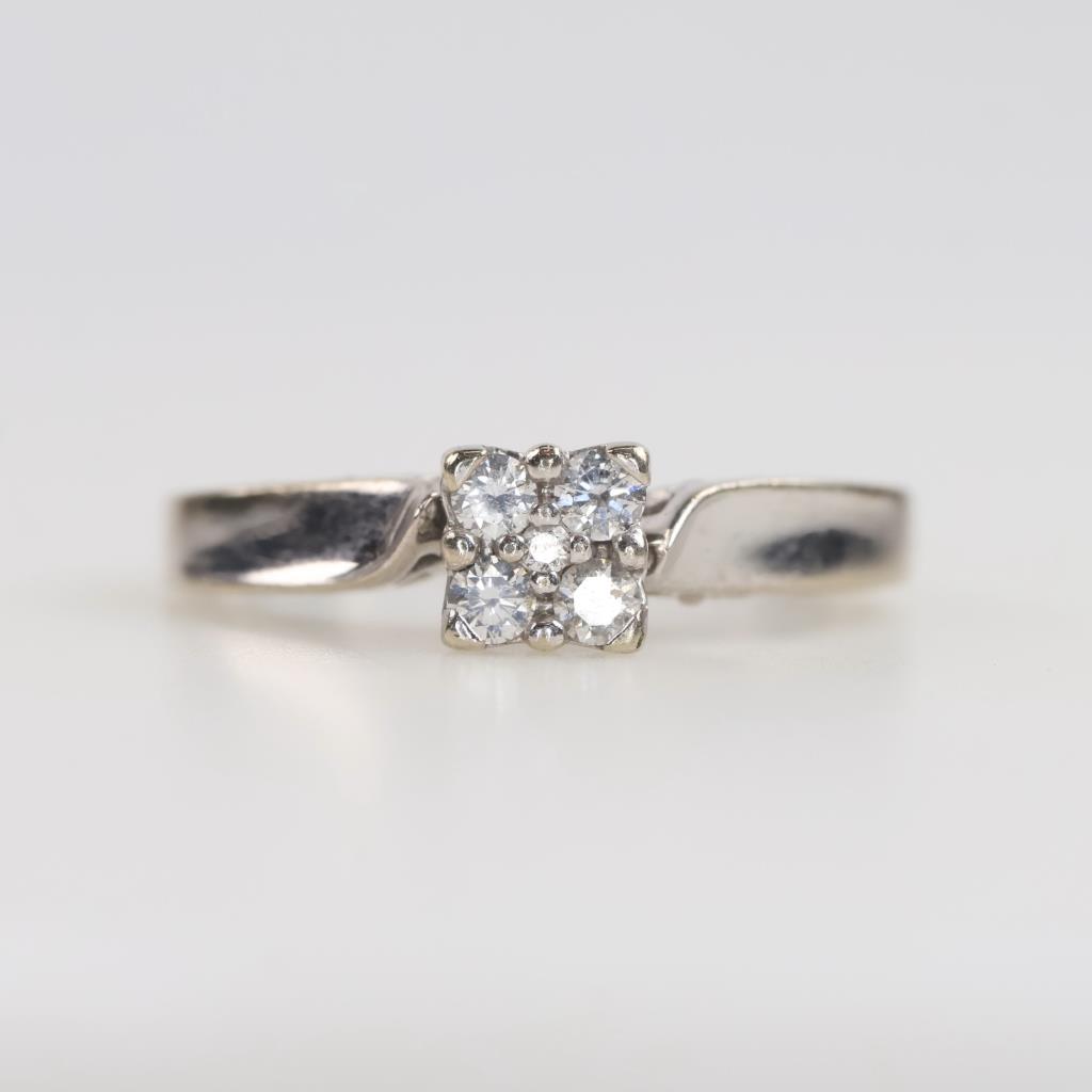 10kt White Gold Diamond Ring
