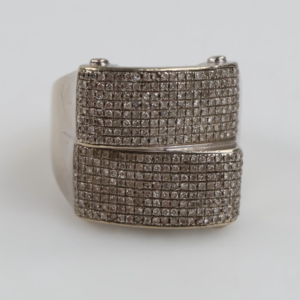 10kt White Gold Diamond Ring