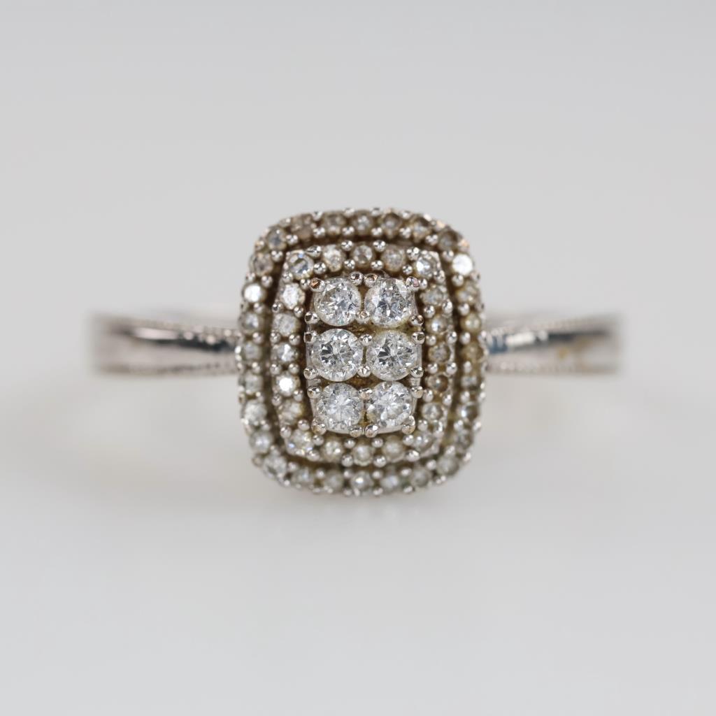 10kt White Gold Diamond Ring