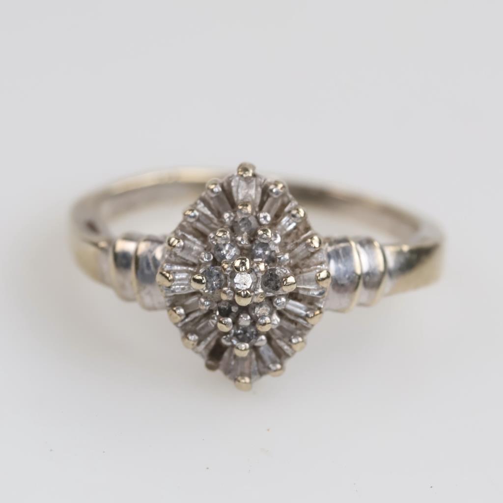 10kt White Gold Diamond Ring