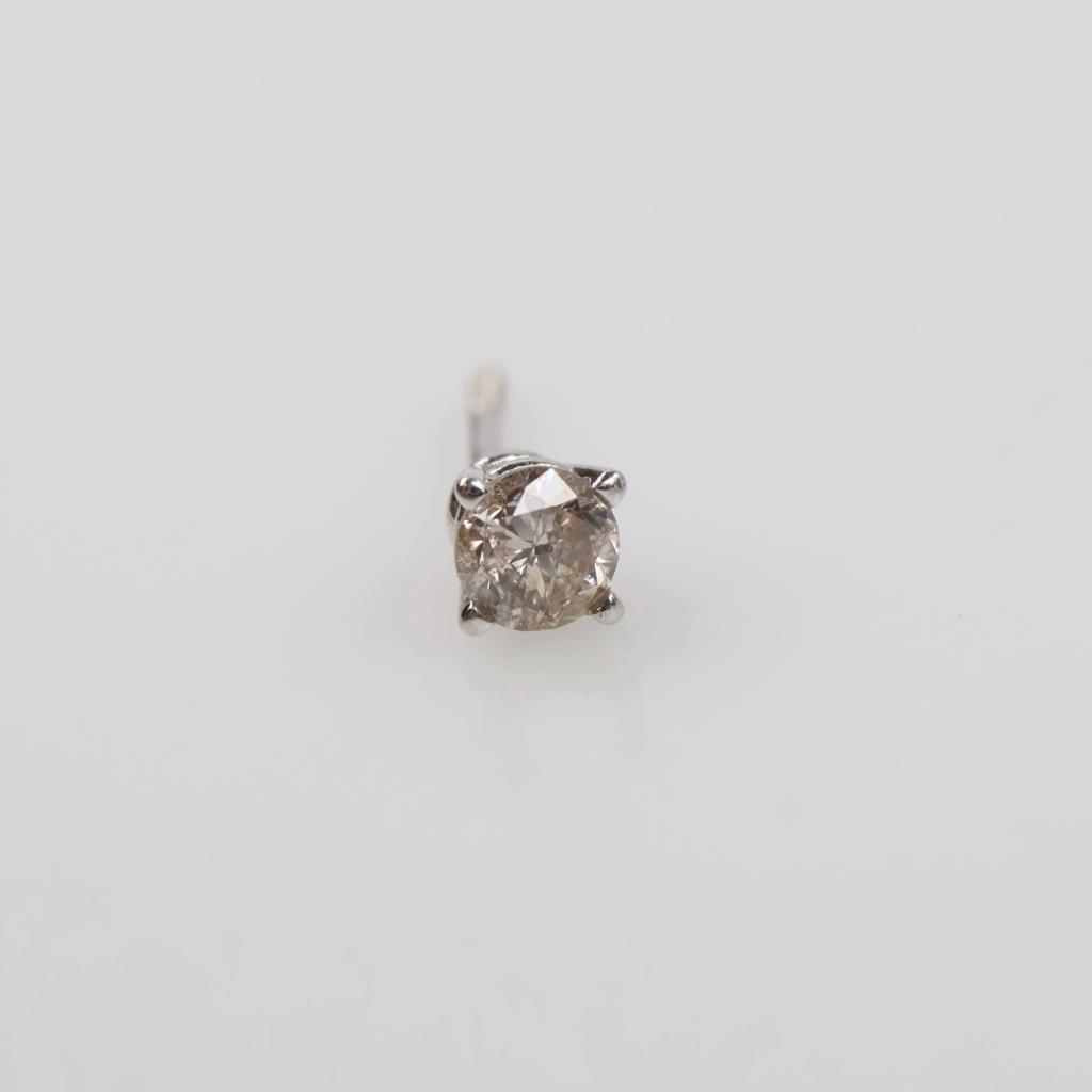 10kt White Gold Diamond Stud Earring