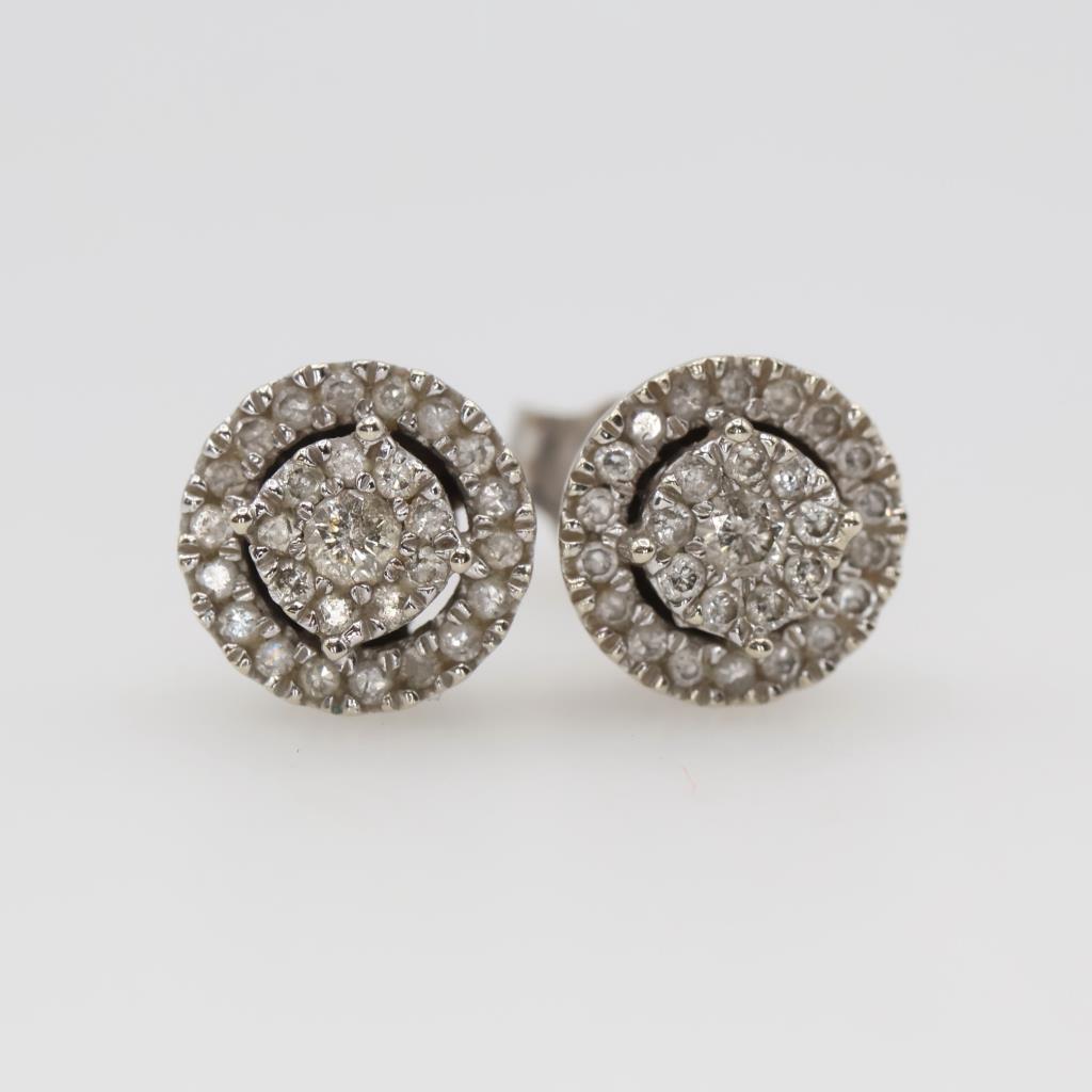 10kt White Gold Diamond Stud Earrings
