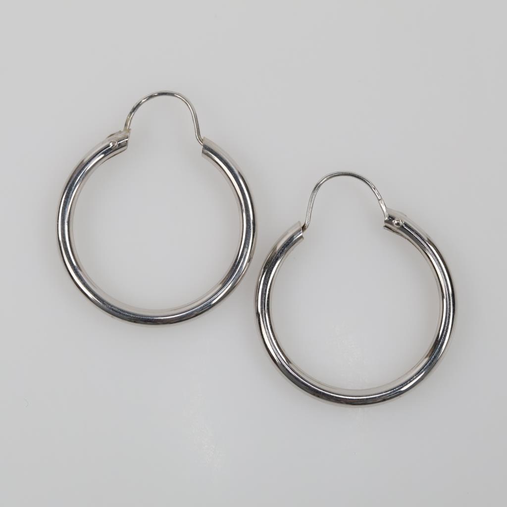 10kt White Gold Hollow Hoop Earrings