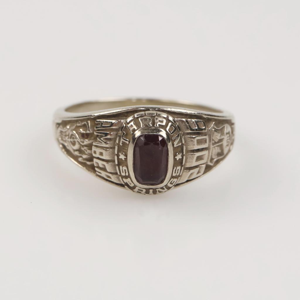 10kt White Gold Red Stone Ring