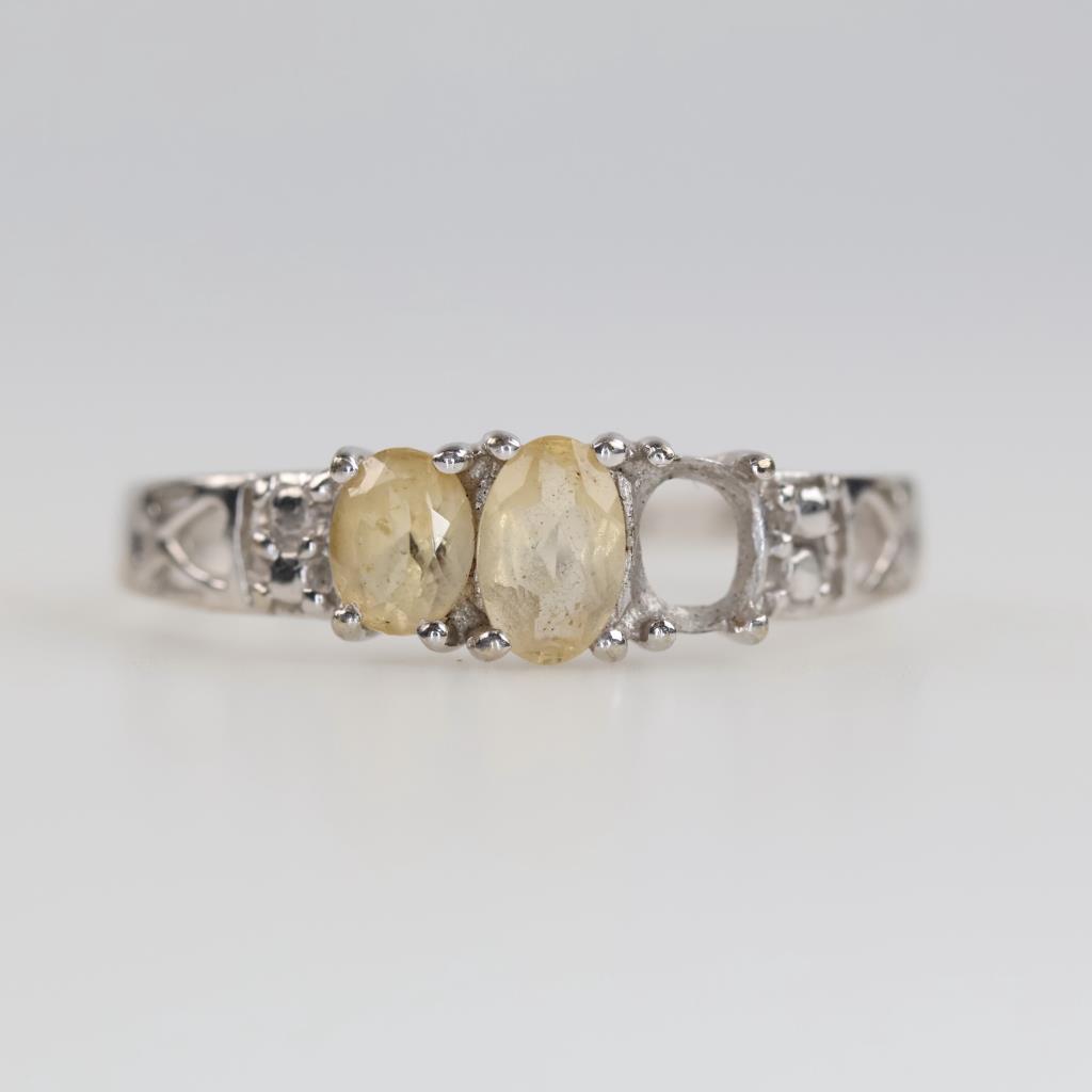 10kt White Gold Yellow Stone Ring