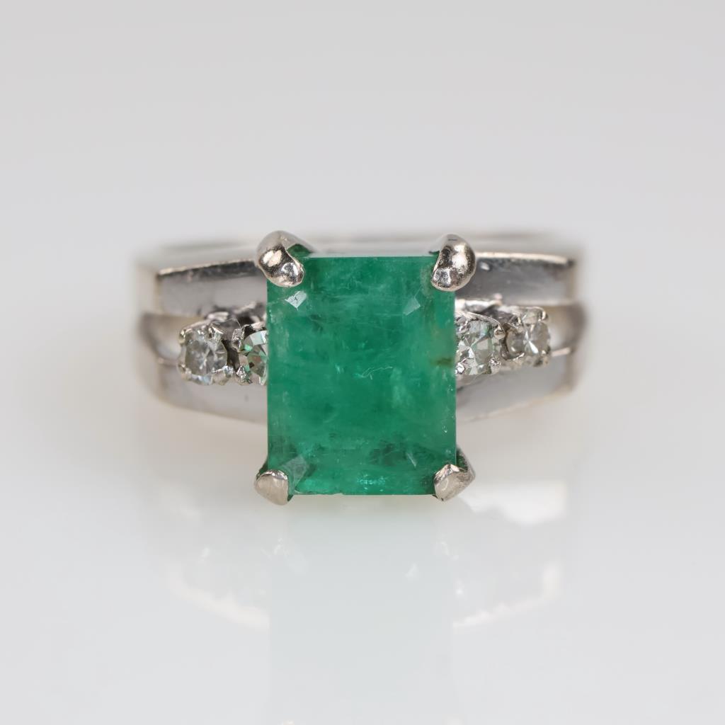 1.25cts TW Emerald And Diamond 14kt White Gold Ring- Evaluated By Our Certified Gemologist-AGS/GIA