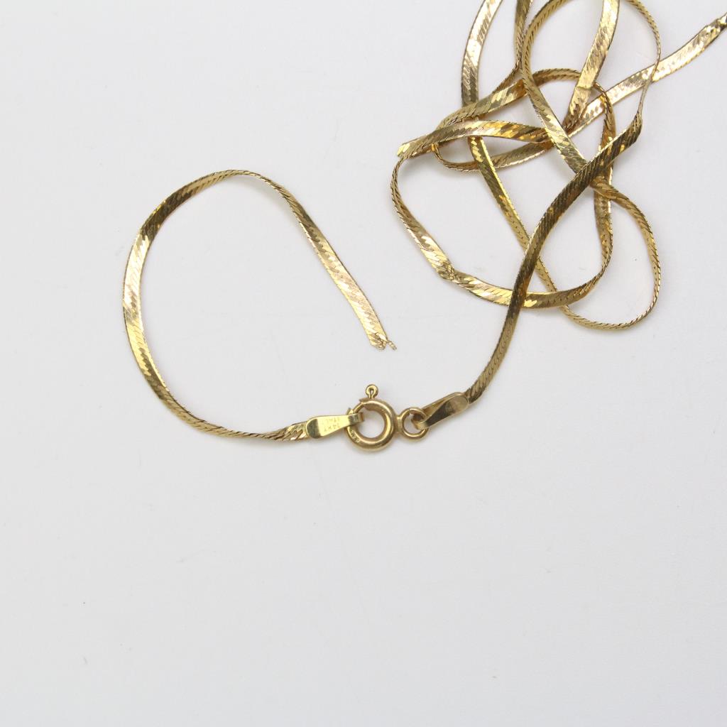 14kt Gold 1.8g Flat Herringbone Chain Necklace Property Room