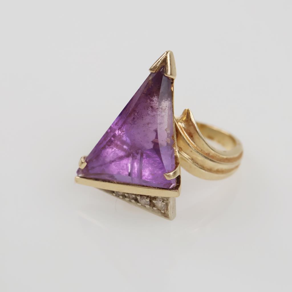 14kt Gold Amethyst & Diamond Accent Ring