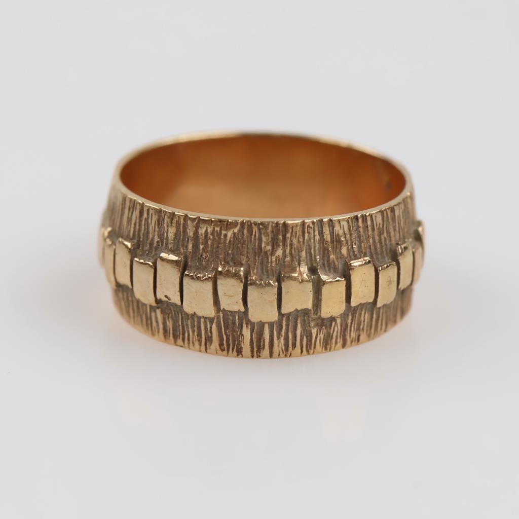 14kt Gold Band