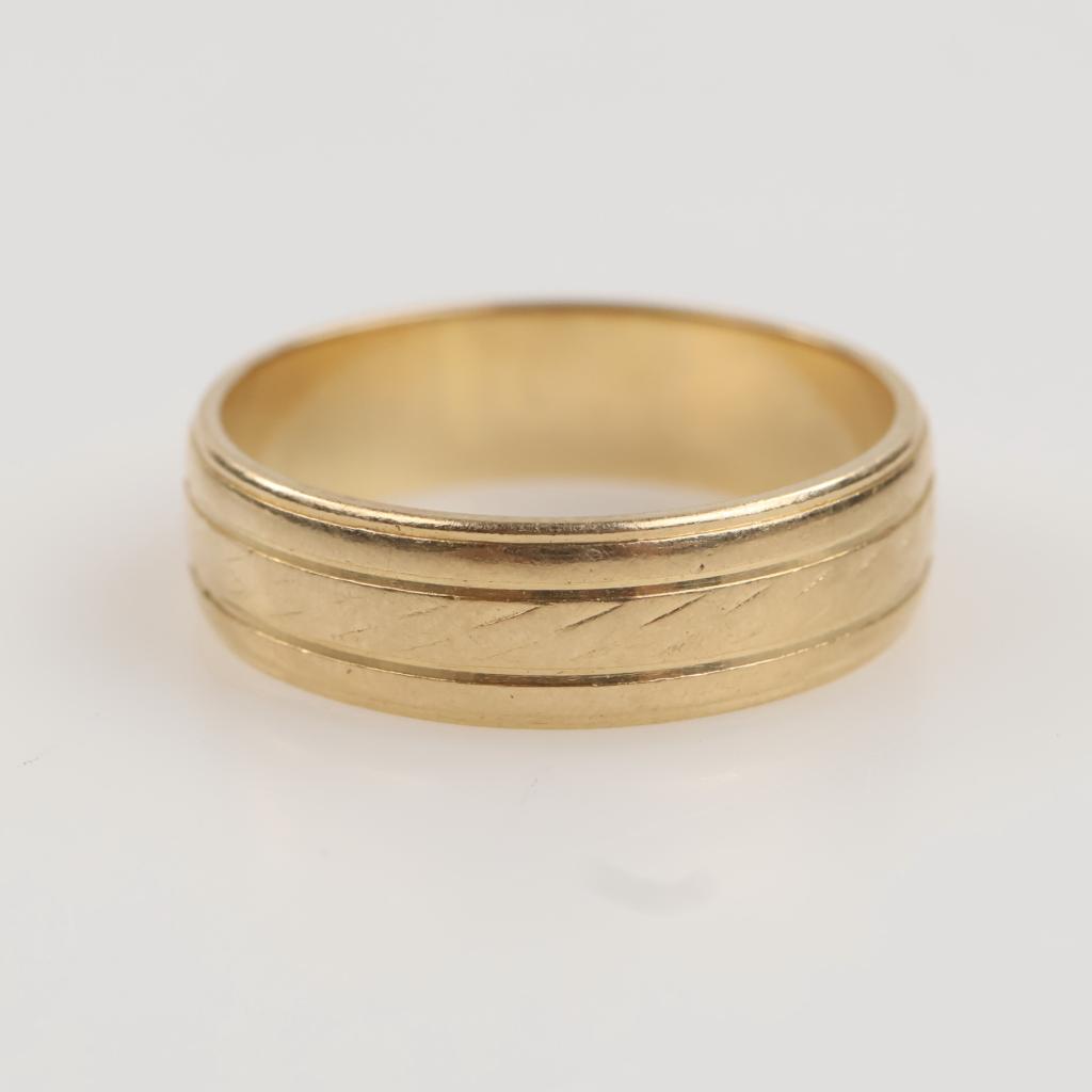 14kt Gold Band