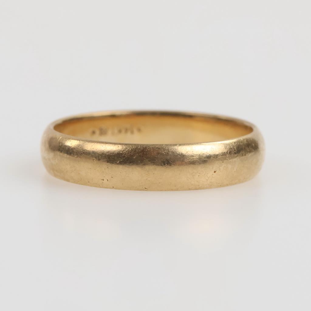 14kt Gold Band