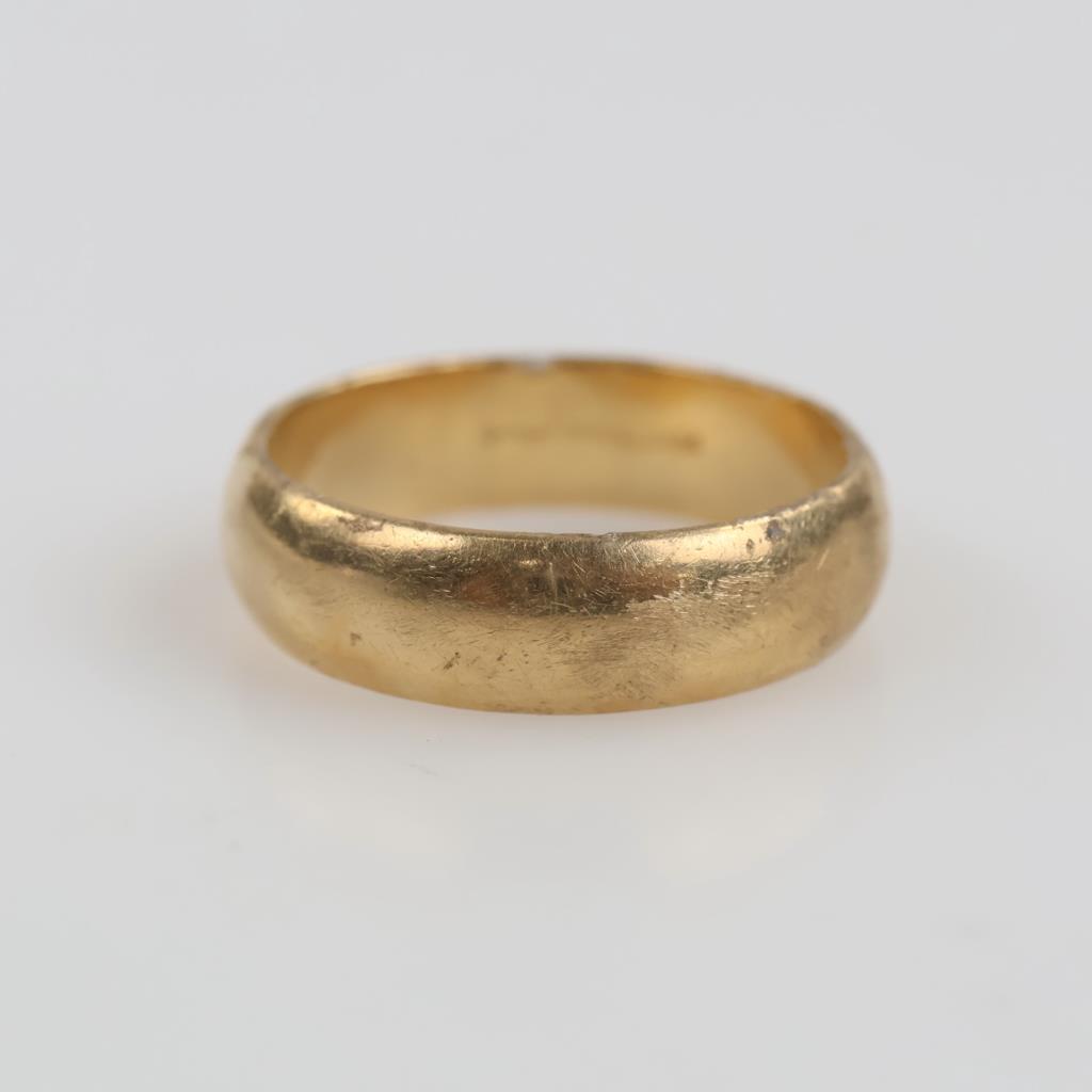 14kt Gold Band
