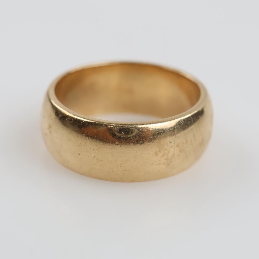 14kt Gold Band