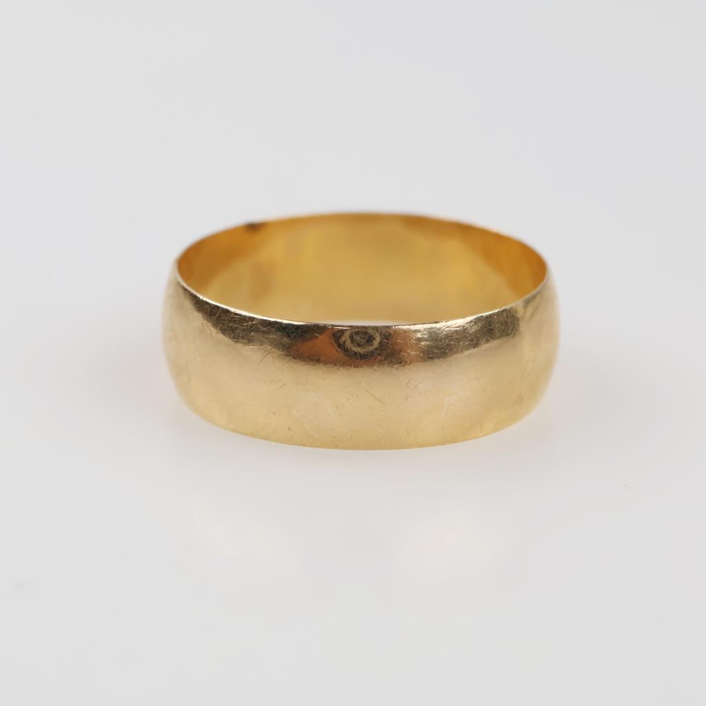 14kt Gold Band