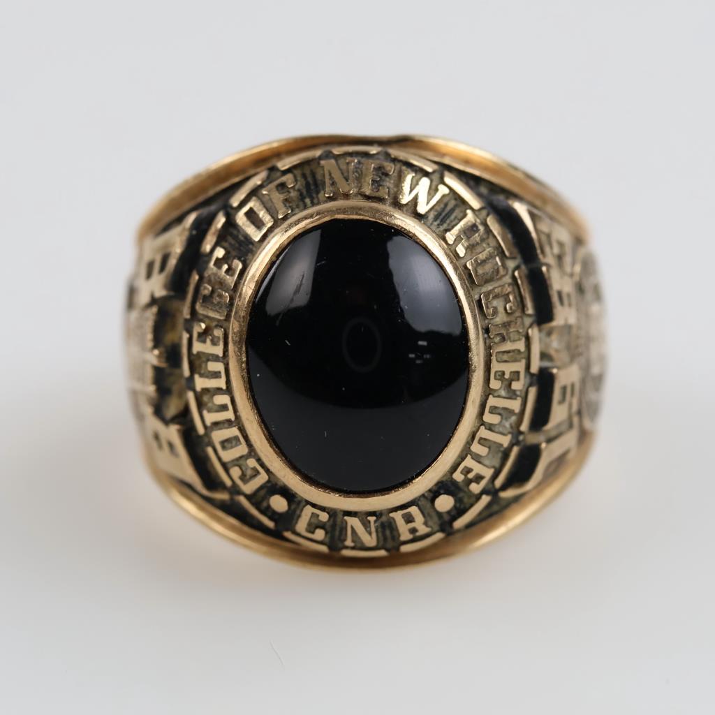 14kt Gold Black Stone Class Ring