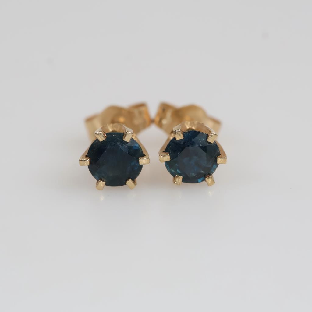14kt Gold Blue Sapphire Stud Earrings