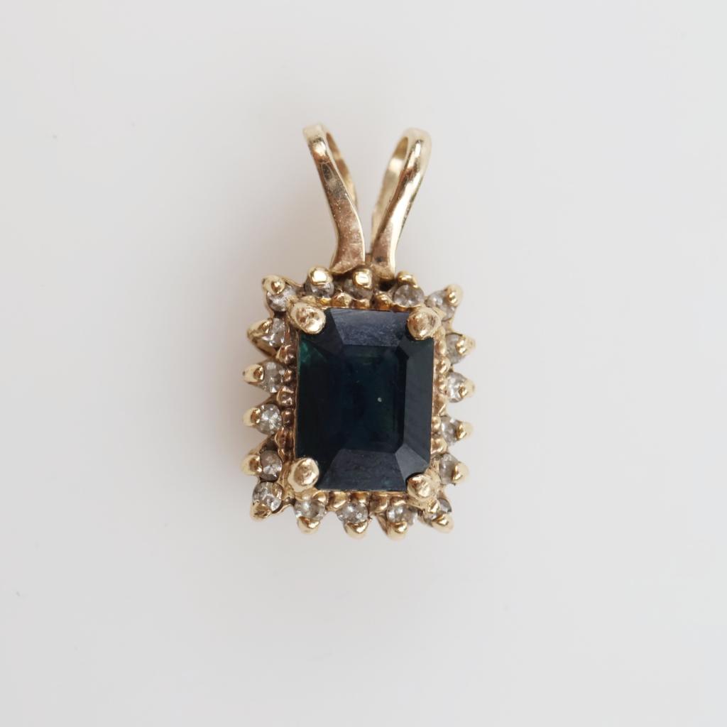 14kt Gold Blue Stone And Clear Accent Pendant